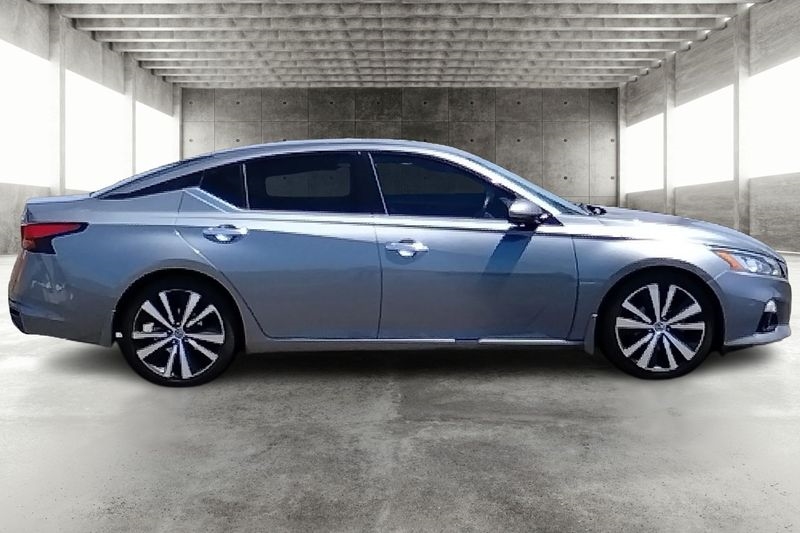 Nissan Altima  2019