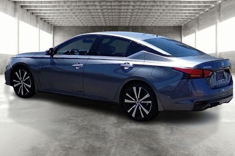 Nissan Altima  2019