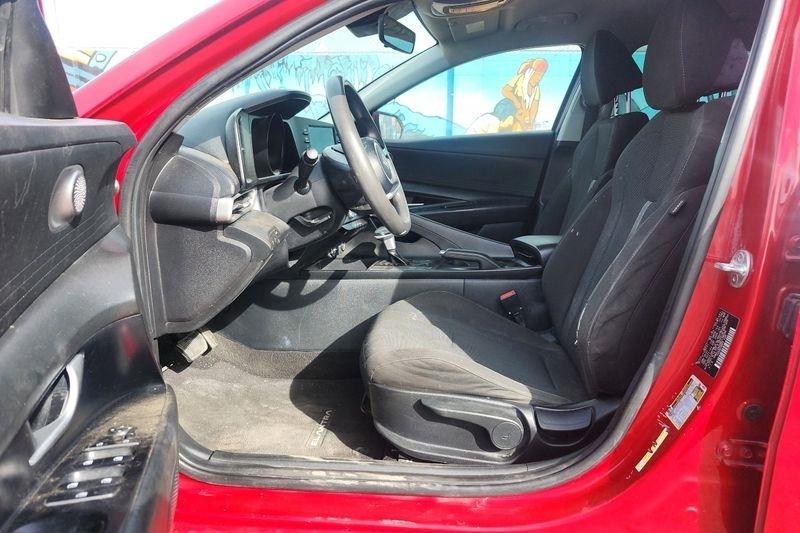 Hyundai Elantra  2021