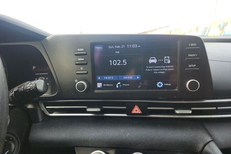 Hyundai Elantra  2021