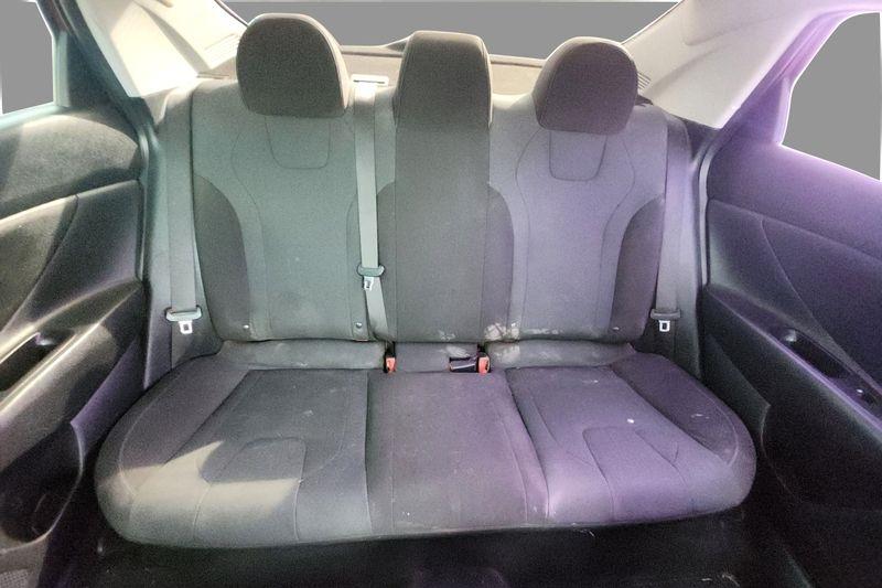 Hyundai Elantra  2021