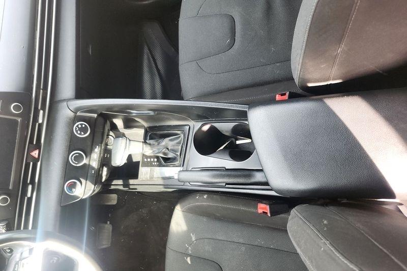 Hyundai Elantra  2021