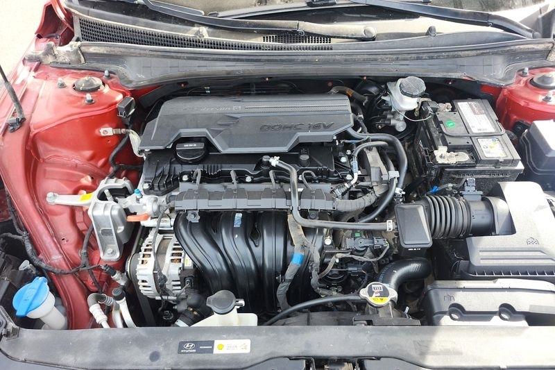 Hyundai Elantra  2021