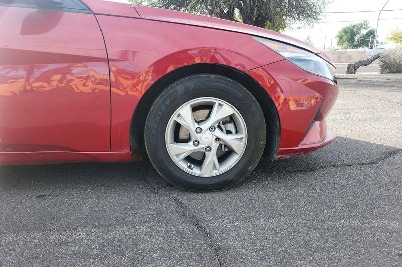 Hyundai Elantra  2021