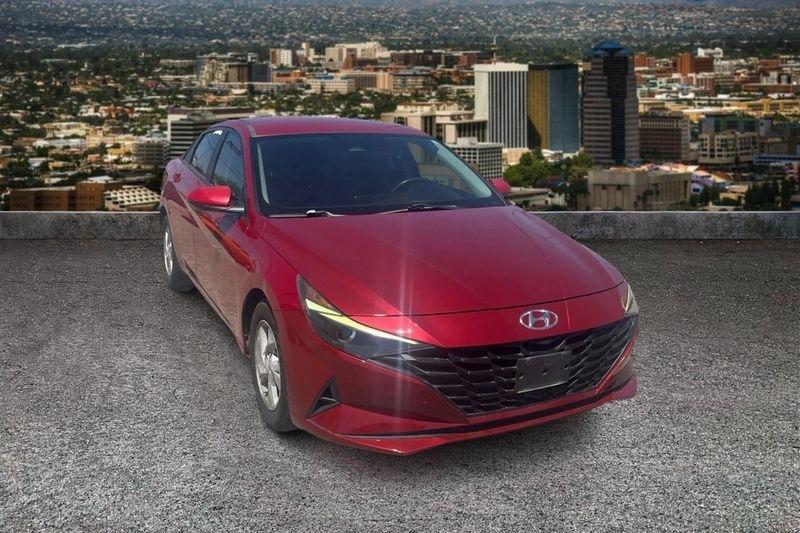 Hyundai Elantra  2021