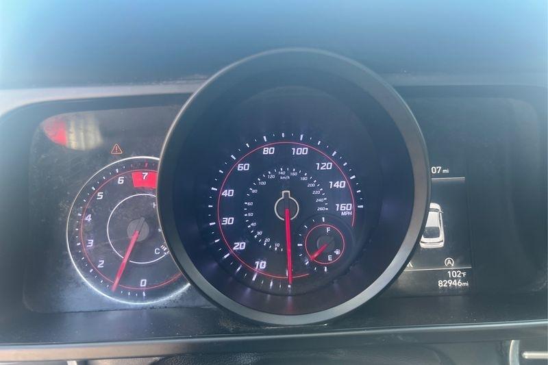 Hyundai Elantra  2021
