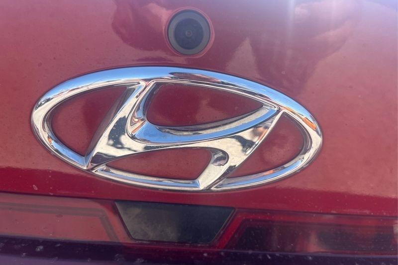 Hyundai Elantra  2021