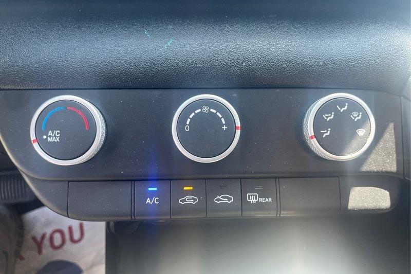 Hyundai Elantra  2021