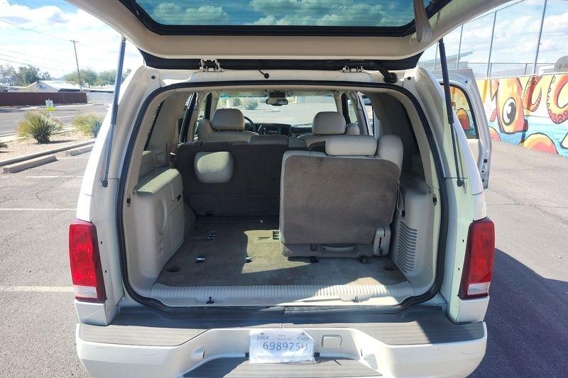 Cadillac Escalade  2004