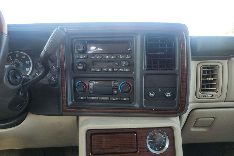 Cadillac Escalade  2004