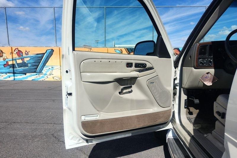 Cadillac Escalade  2004