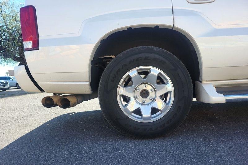 Cadillac Escalade  2004