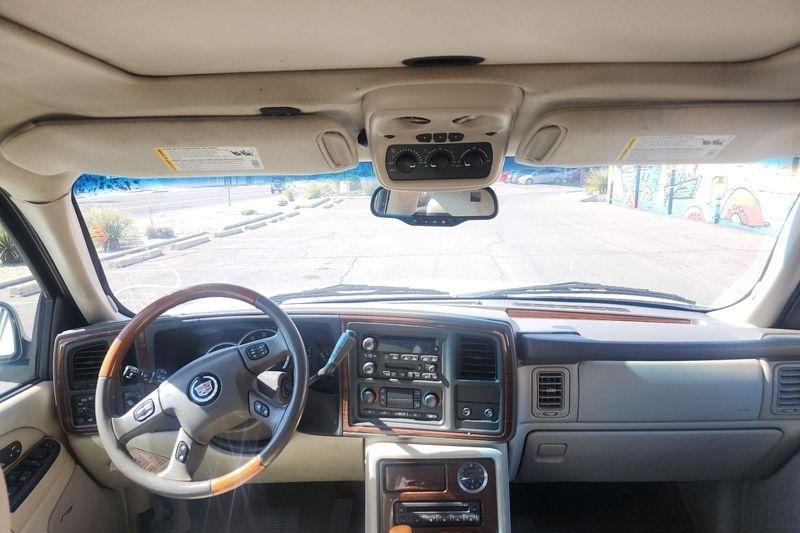 Cadillac Escalade  2004