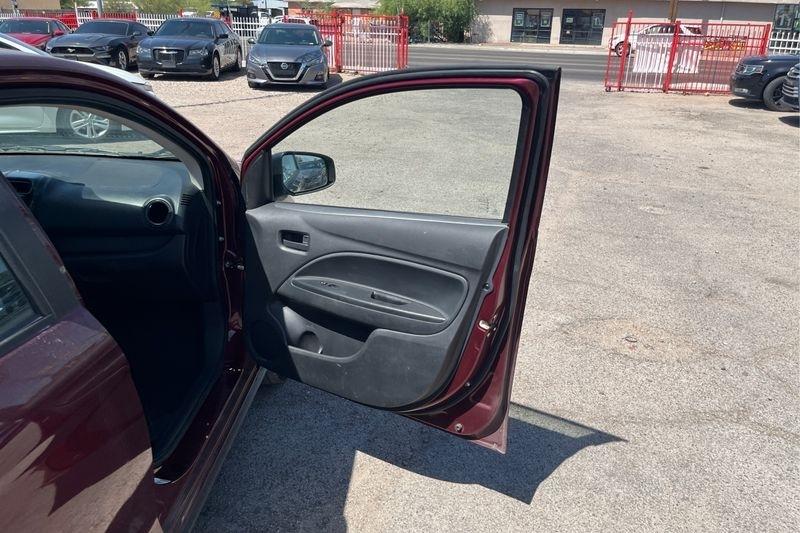 Mitsubishi Mirage  2024