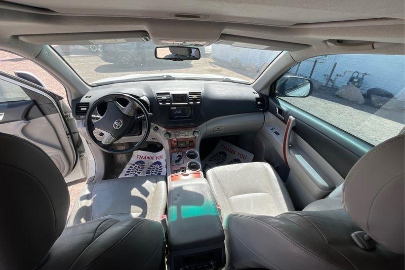 Toyota Highlander  2010