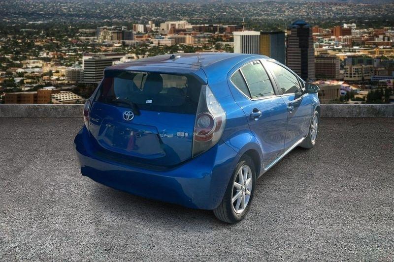 Toyota Prius c  2014
