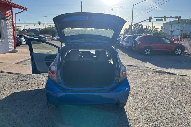 Toyota Prius c  2014