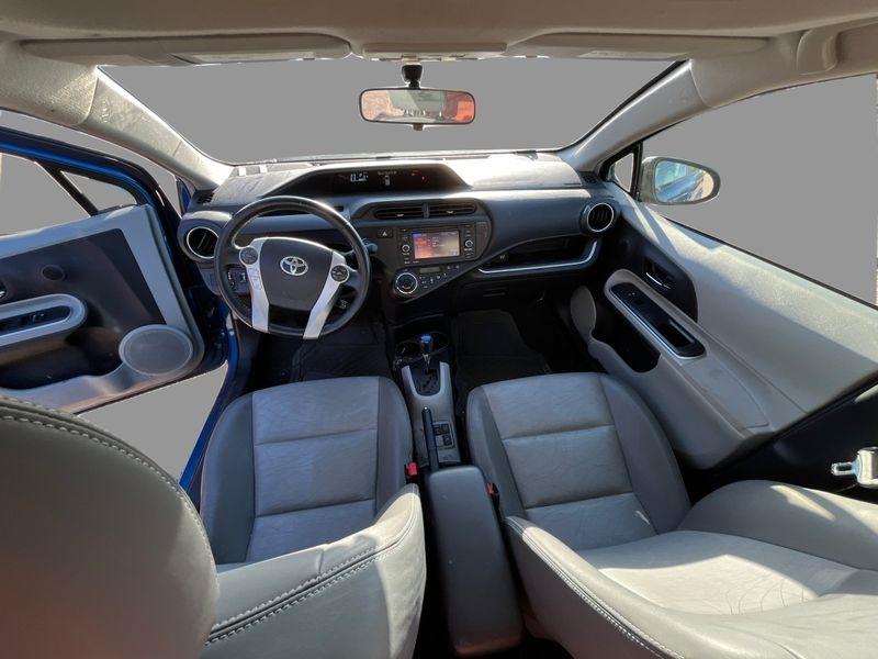 Toyota Prius c  2014