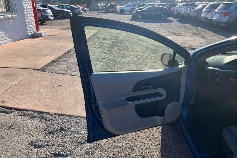 Toyota Prius c  2014