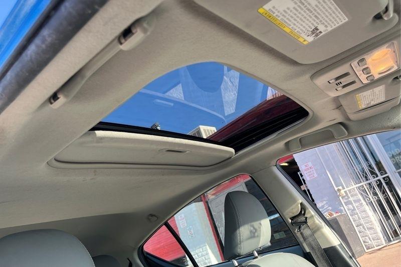 Toyota Prius c  2014