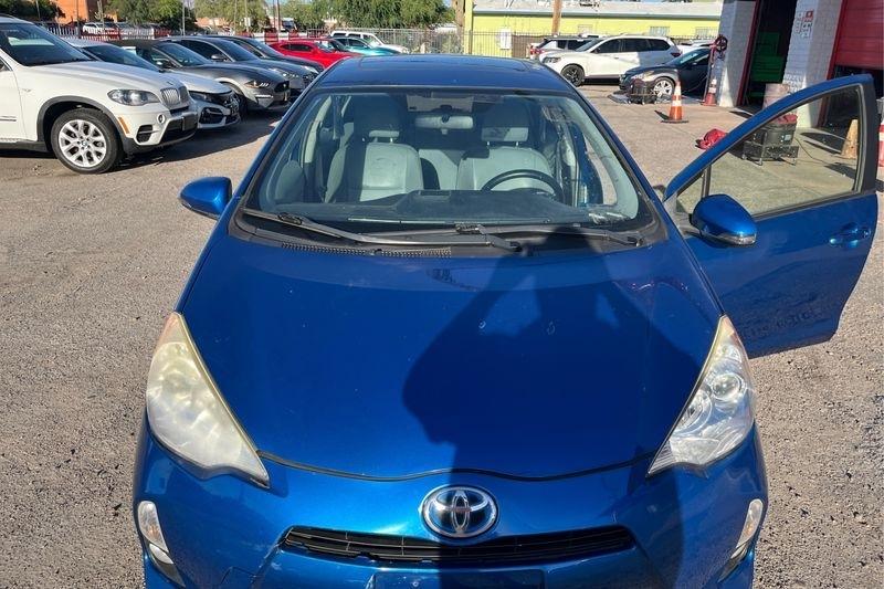 Toyota Prius c  2014
