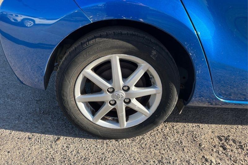 Toyota Prius c  2014