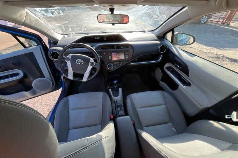 Toyota Prius c  2014