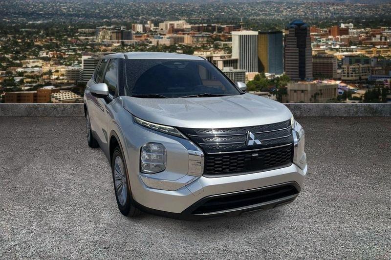 Mitsubishi Outlander  2022