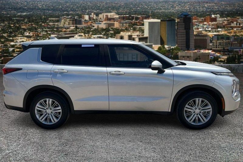 Mitsubishi Outlander  2022