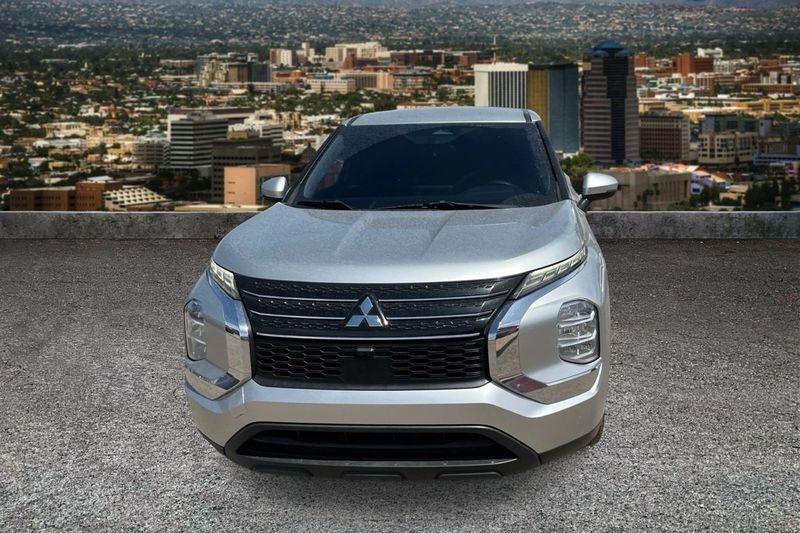 Mitsubishi Outlander  2022