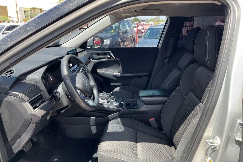 Mitsubishi Outlander  2022