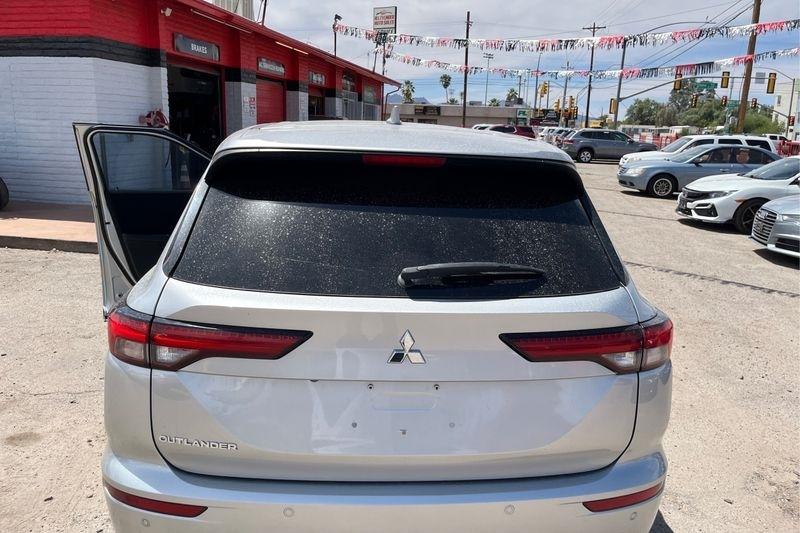 Mitsubishi Outlander  2022