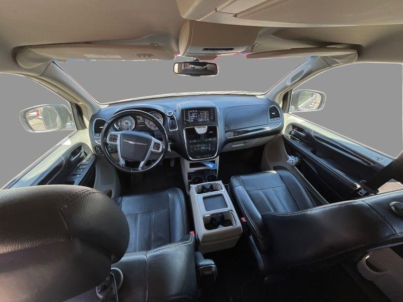 Chrysler Town & Country  2014