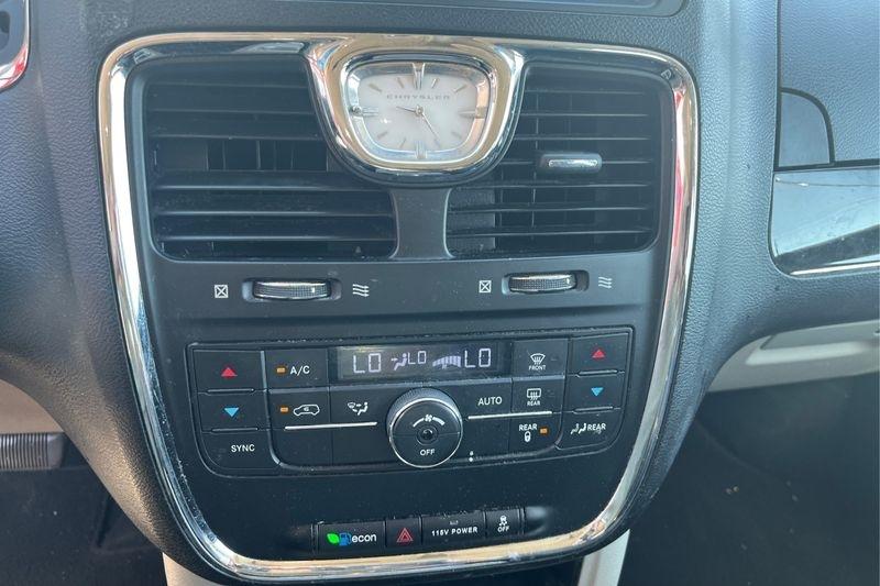 Chrysler Town & Country  2014