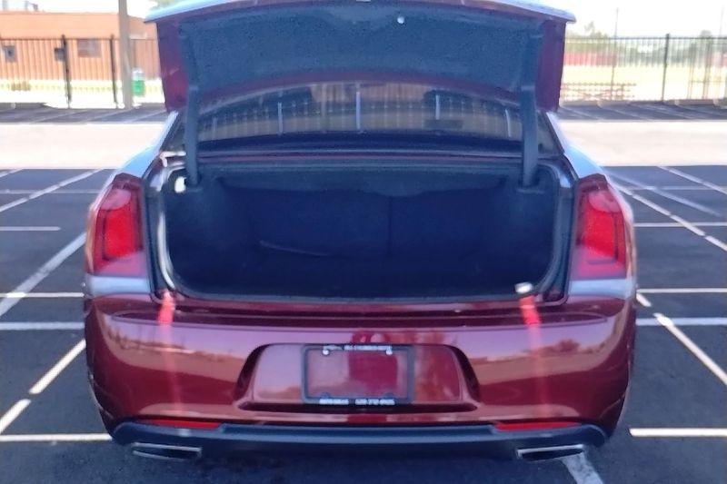 Chrysler 300  2019