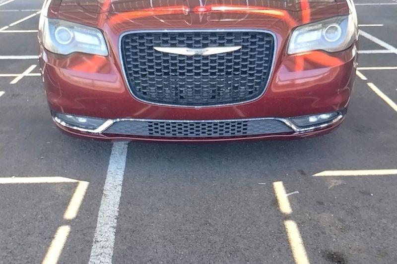 Chrysler 300  2019