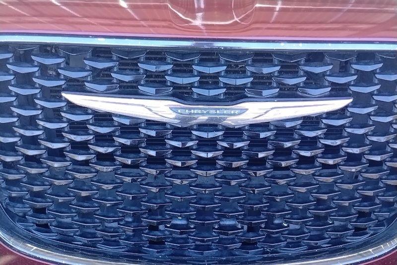 Chrysler 300  2019
