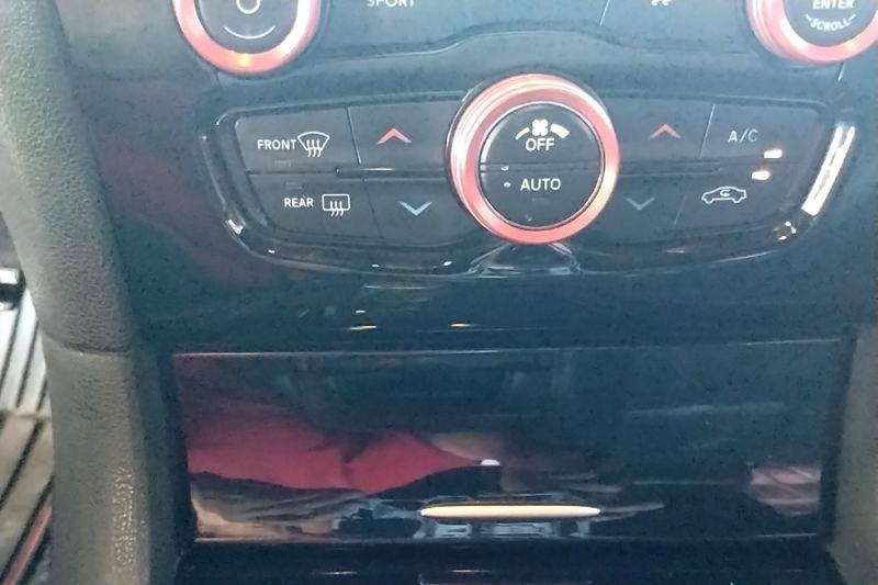 Chrysler 300  2019