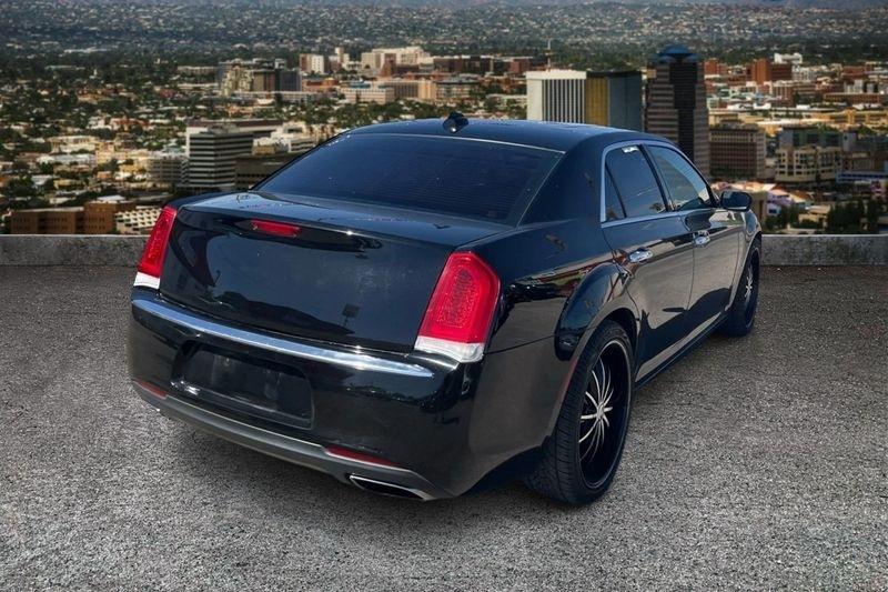 Chrysler 300  2016