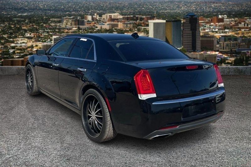 Chrysler 300  2016
