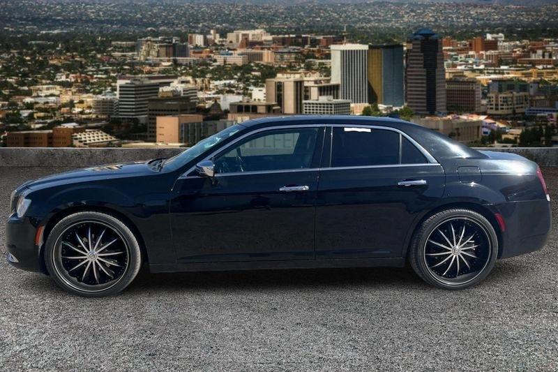 Chrysler 300  2016