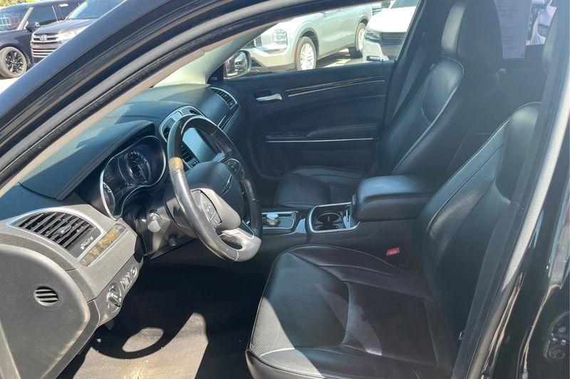 Chrysler 300  2016