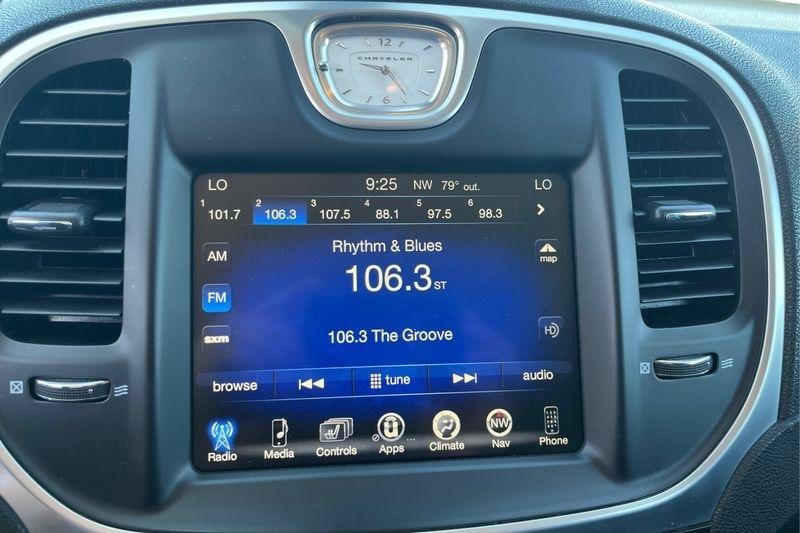 Chrysler 300  2016