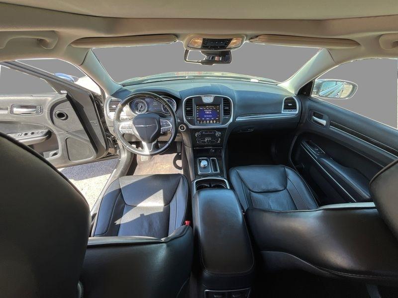 Chrysler 300  2016