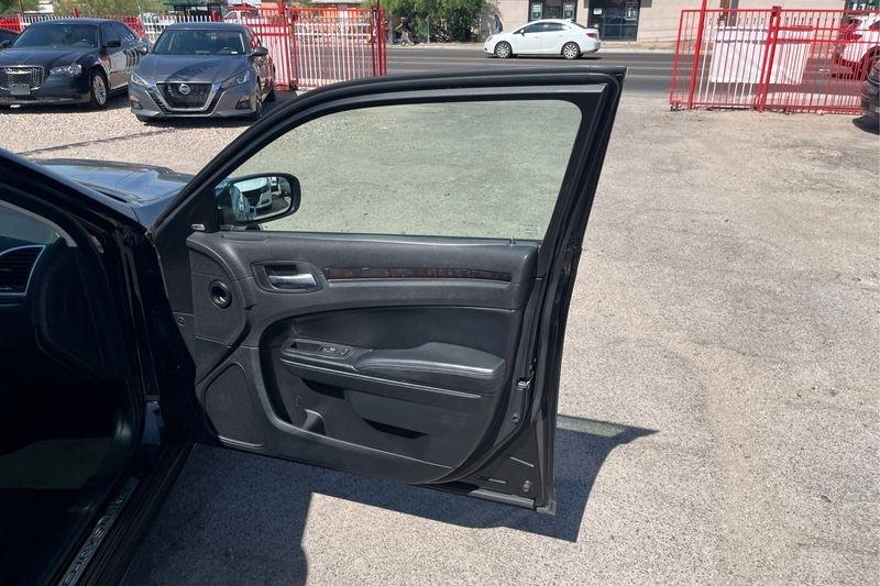 Chrysler 300  2016