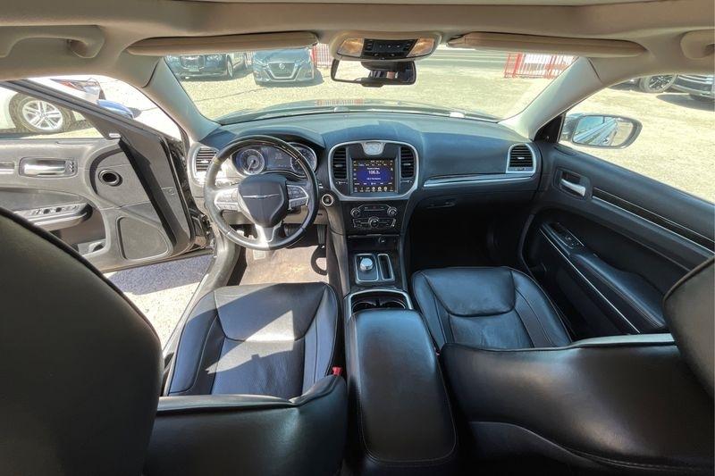 Chrysler 300  2016