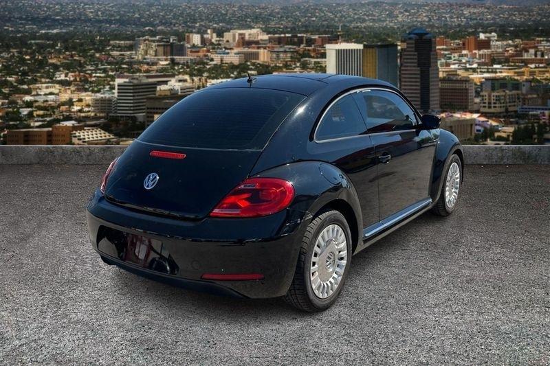 Volkswagen Beetle  2013