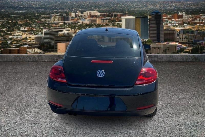 Volkswagen Beetle  2013