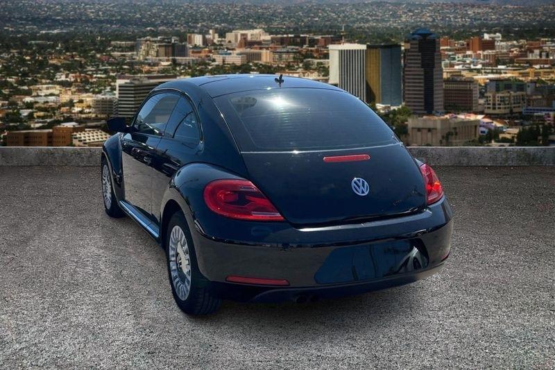 Volkswagen Beetle  2013