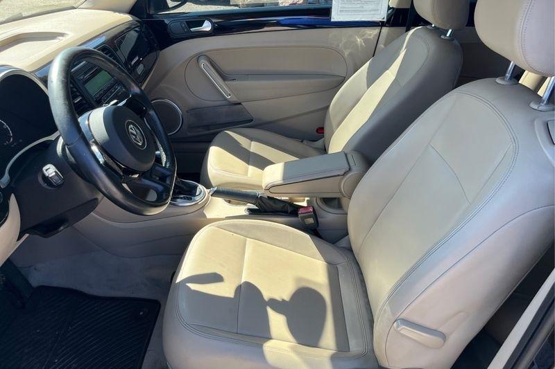 Volkswagen Beetle  2013
